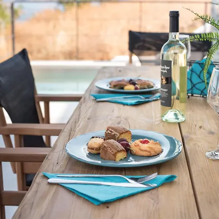 Villa Gestema Luxury Residences *